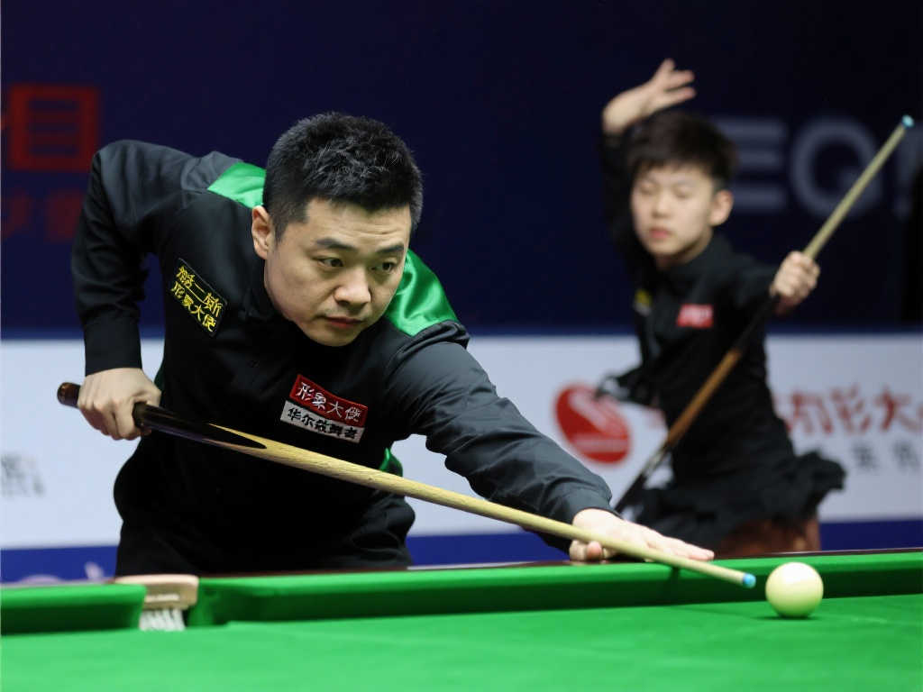 杨佳敏与中 杨佳敏与中